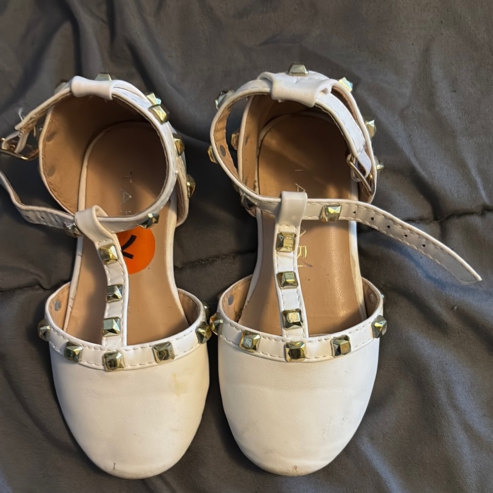 Tahari White Sandals with Studded T-Strap